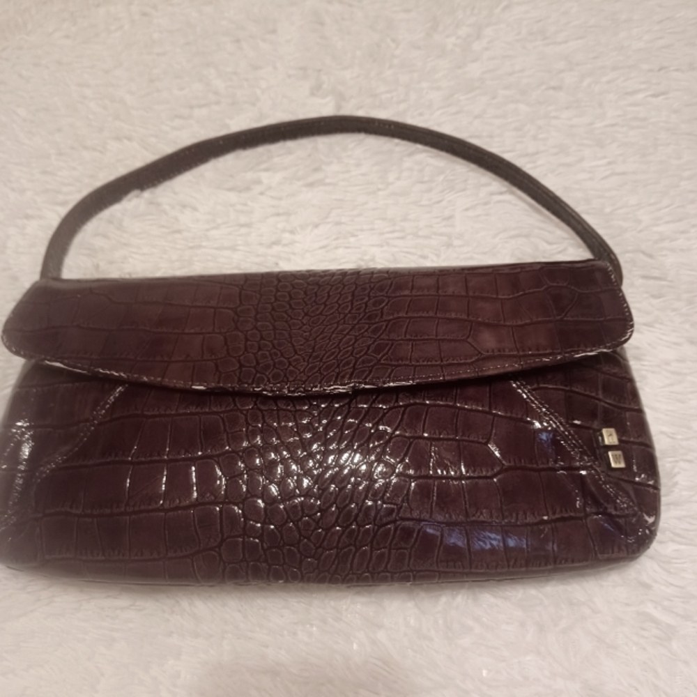 Helen Welsh VINTAGE Patent Croc Clutch 🤩 IYKYK.